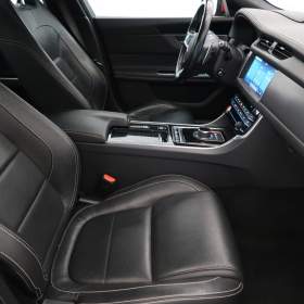 Foto inzerátu Jaguar XF 20d AWD