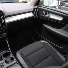 Foto inzerátu Volvo XC40 T4