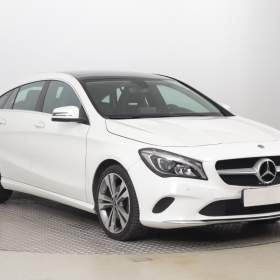 Mercedes- Benz CLA 220 4MATIC / 19625982