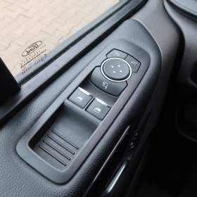 Foto inzerátu Ford Tourneo Custom 2.0 EcoBlue