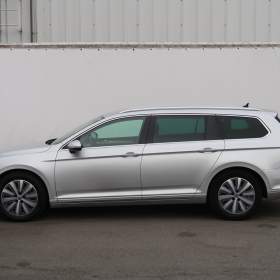 Foto inzerátu Volkswagen Passat 2.0 TDI