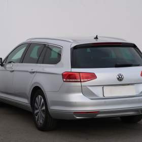 Foto inzerátu Volkswagen Passat 2.0 TDI
