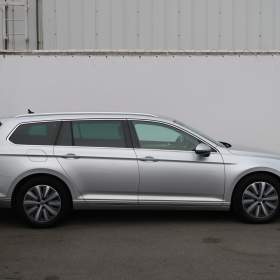 Foto inzerátu Volkswagen Passat 2.0 TDI