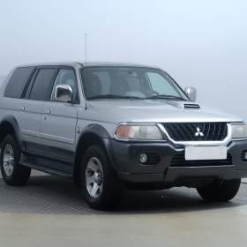 Mitsubishi Pajero Sport 2.5 TD / 19627555