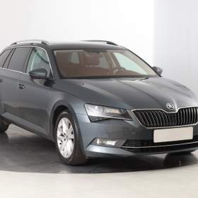 Fotka k inzerátu Škoda Superb 1.5 TSI / 19620020