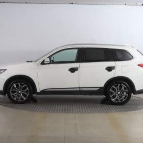 Foto inzerátu Mitsubishi Outlander 2.0