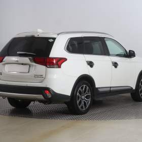 Foto inzerátu Mitsubishi Outlander 2.0