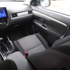Foto inzerátu Mitsubishi Outlander 2.0