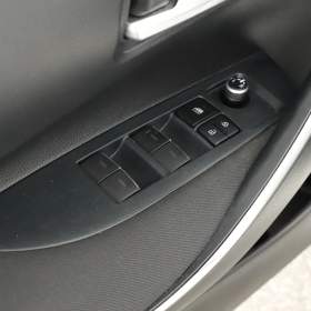 Foto inzerátu Toyota Corolla 1.8 Hybrid