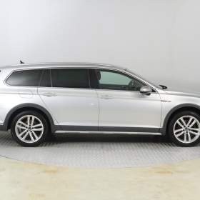 Foto inzerátu Volkswagen Passat 2.0 TDI