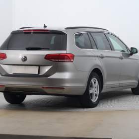 Foto inzerátu Volkswagen Passat 1.6 TDI