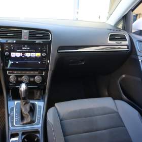 Foto inzerátu Volkswagen Golf 2.0 TDI