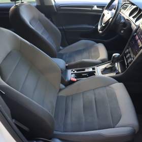 Foto inzerátu Volkswagen Golf 2.0 TDI