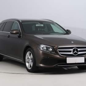 Mercedes- Benz Třídy E E 220 d / 19629286