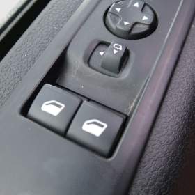 Foto inzerátu Peugeot Traveller 2.0 BlueHDi