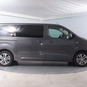 Foto inzerátu Peugeot Traveller 2.0 BlueHDi