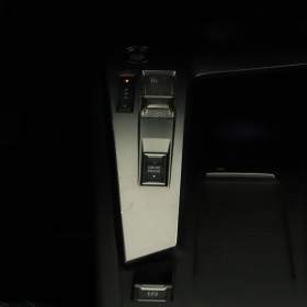 Foto inzerátu Peugeot 308 Hybrid 180