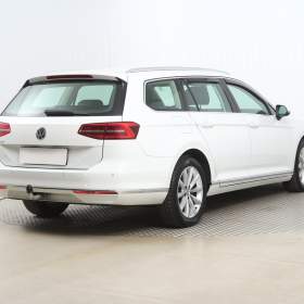 Foto inzerátu Volkswagen Passat 2.0 TDI