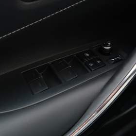 Foto inzerátu Toyota Corolla 1.8 Hybrid