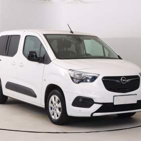 Fotka k inzerátu Opel Combo Electric 50kWh / 19388895