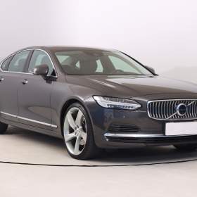 Volvo S90 T8 AWD / 19630584