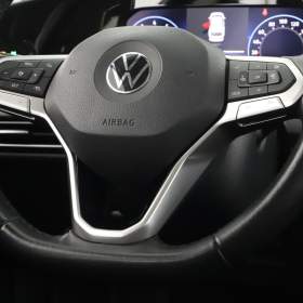 Foto inzerátu Volkswagen Golf 1.5 eTSI