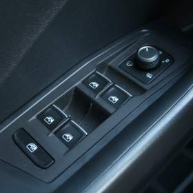 Foto inzerátu Volkswagen T-Roc 1.6 TDI