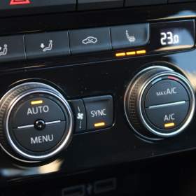 Foto inzerátu Volkswagen T-Roc 1.6 TDI