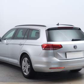 Foto inzerátu Volkswagen Passat 2.0 TDI