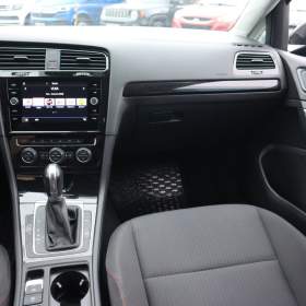 Foto inzerátu Volkswagen Golf 1.6 TDI