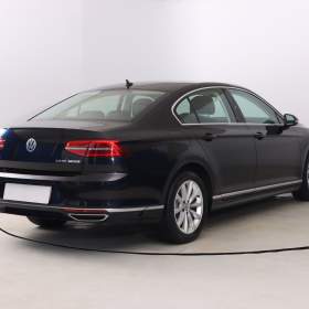 Foto inzerátu Volkswagen Passat 2.0 TDI