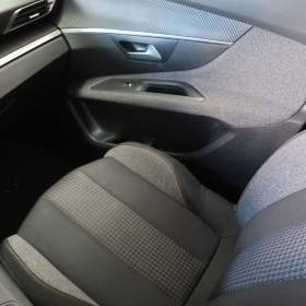 Foto inzerátu Peugeot 3008 1.2 PureTech