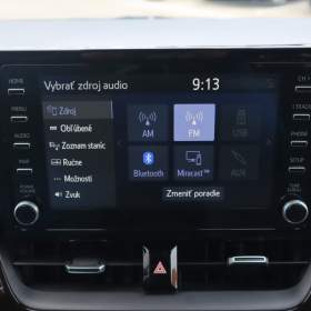 Foto inzerátu Toyota Corolla 1.8 Hybrid