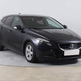 Fotka k inzerátu Volvo V40 2.0 T2 / 19125660