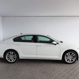 Foto inzerátu Volkswagen Passat 1.5 TSI