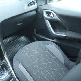 Foto inzerátu Peugeot 2008 1.2 PureTech