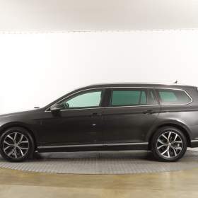 Foto inzerátu Volkswagen Passat 2.0 TDI