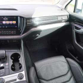 Foto inzerátu Volkswagen Touareg 3.0 TDI