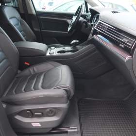 Foto inzerátu Volkswagen Touareg 3.0 TDI