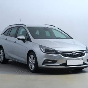 Fotka k inzerátu Opel Astra 1.6 CDTI / 19627720