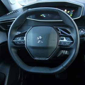 Foto inzerátu Peugeot e-2008 50 kWh