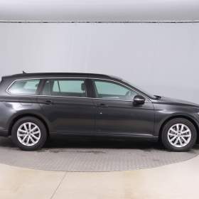 Foto inzerátu Volkswagen Passat 2.0 TDI