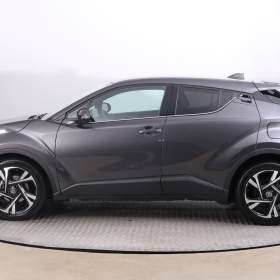 Foto inzerátu Toyota C-HR 1.8 Hybrid