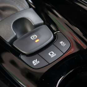 Foto inzerátu Toyota C-HR 1.8 Hybrid