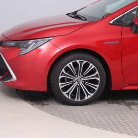 Foto inzerátu Toyota Corolla 1.8 Hybrid
