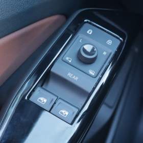 Foto inzerátu Volkswagen ID.4 Pro Perf. (82 kWh)