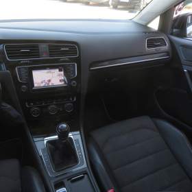 Foto inzerátu Volkswagen Golf 2.0 TDI