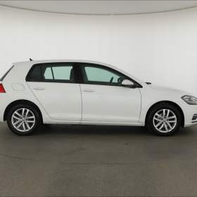 Foto inzerátu Volkswagen Golf 2.0 TDI