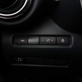 Foto inzerátu Nissan Juke 1.6 Hybrid