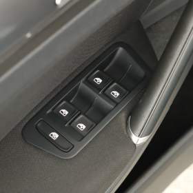 Foto inzerátu Volkswagen Golf 1.0 TSI